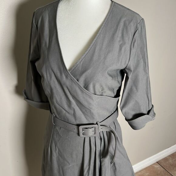 MUXXN V-Neck Belt Waist Formal Pencil Dress - Picture 6 of 12